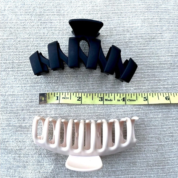 4 New Large Hair Clips / Claw Clips - Picture 5 of 6